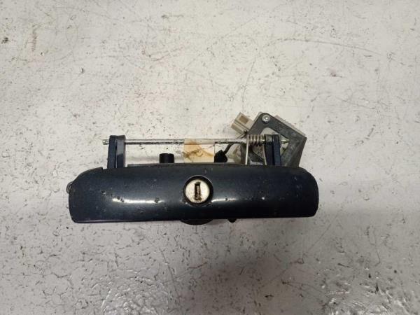 POIGNEE DE HAYON VW POLO 9N3 - Vue 3